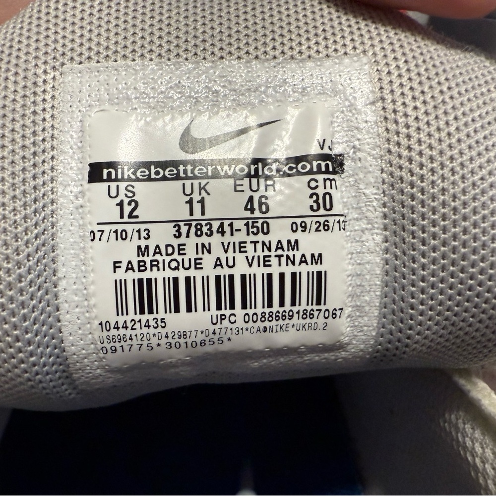 Nike Men's White and Red original Shox Sneakers - Picture 3 of 4